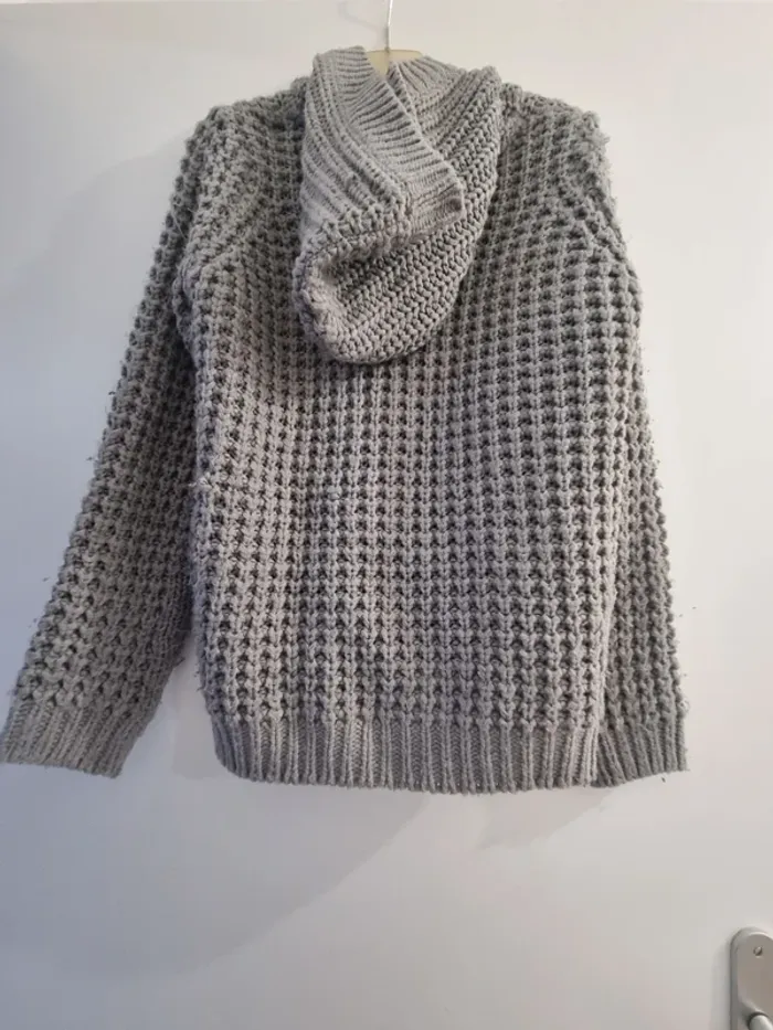 Pull gris - photo numéro 2
