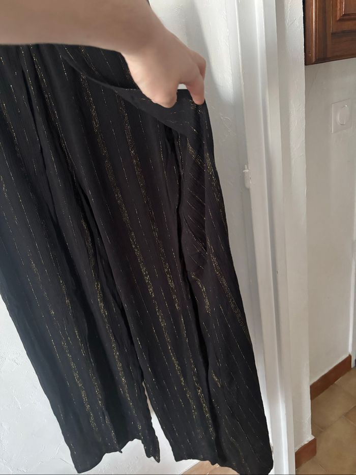 Pantalon fendu - photo numéro 3