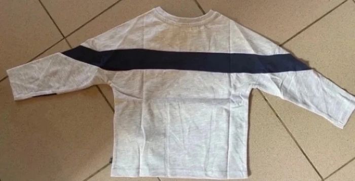 Lot de 2 tee shirts T-shirt Okaidi 2 ans au top et too schuss sequins Neufs - photo numéro 3