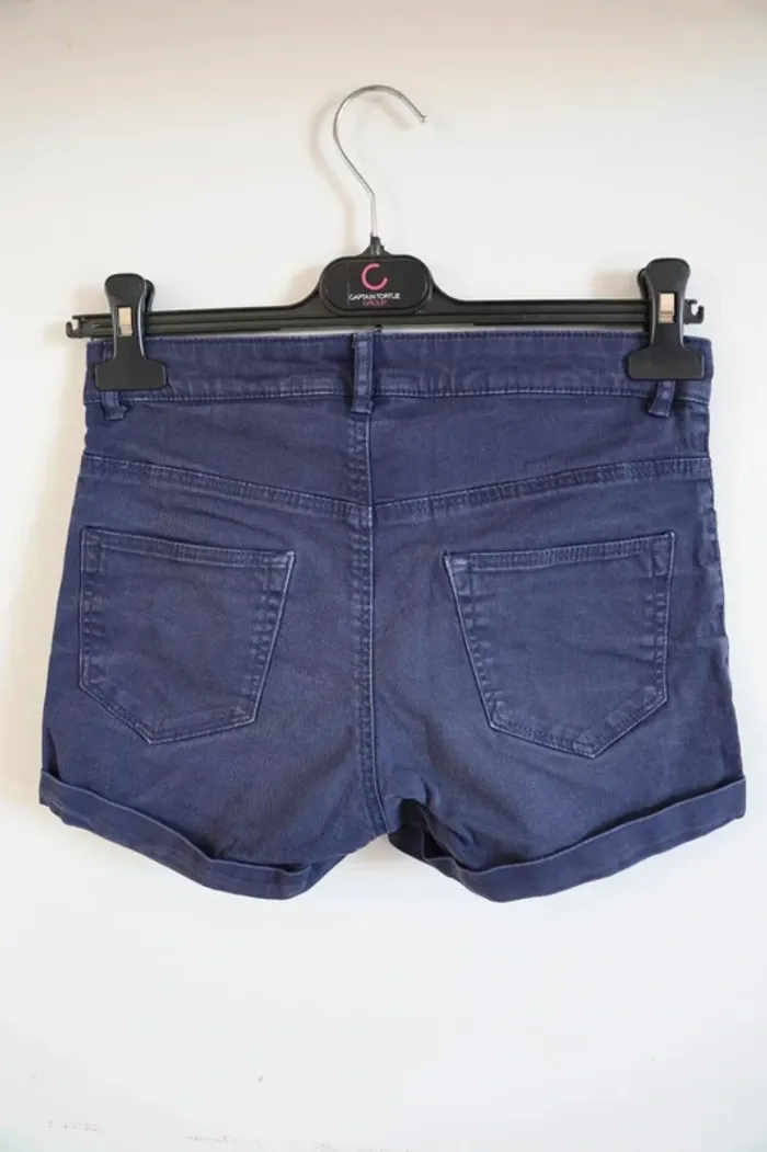 C55 short marine H&M 13-14 ans - photo numéro 2