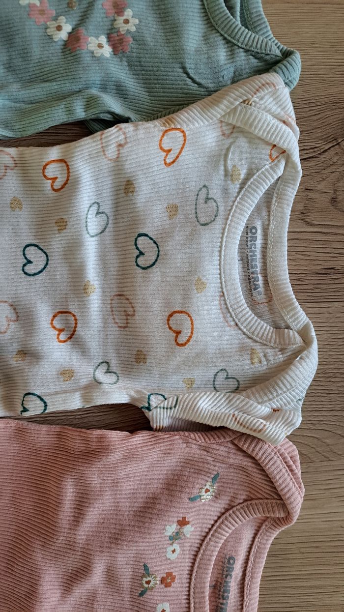 Bodies 1 mois - photo numéro 2