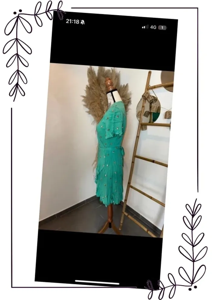 Robe bleu turquoise d’été avec sequin doré - photo numéro 4