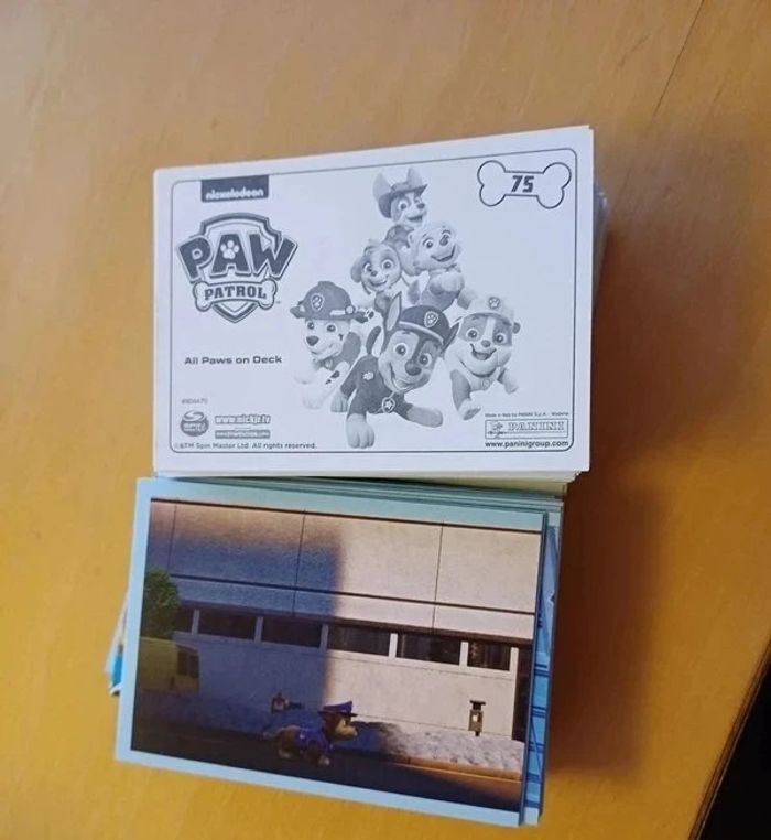 Lot de 10 images Panini - La Pat Patrouille - Tous en mission - 2021