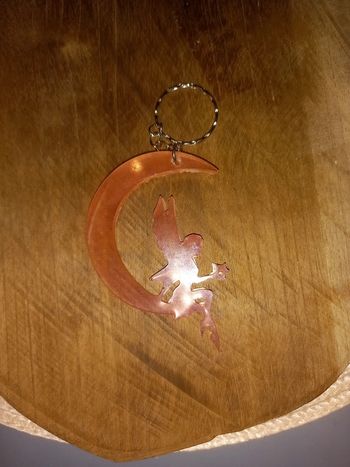 Porte clé fée lune rose pâle abricot