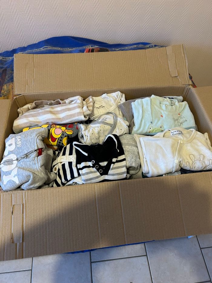 Lot  vêtement garçon 3 mois - photo numéro 2