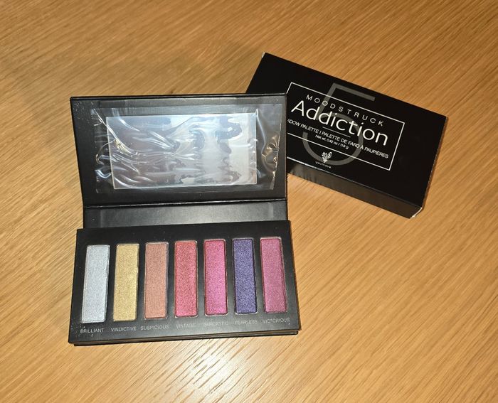 Palette 5 Moodstruck Addiction Younique Neuve 7 fards à paupières