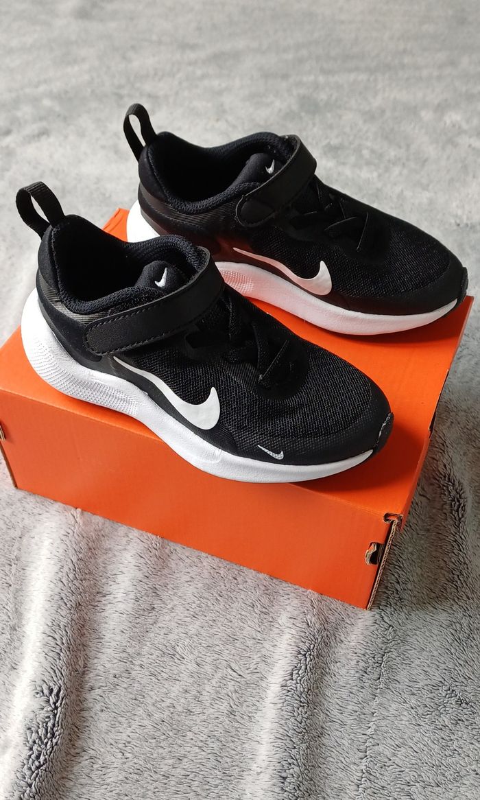 Baskets Nike Revolution 7