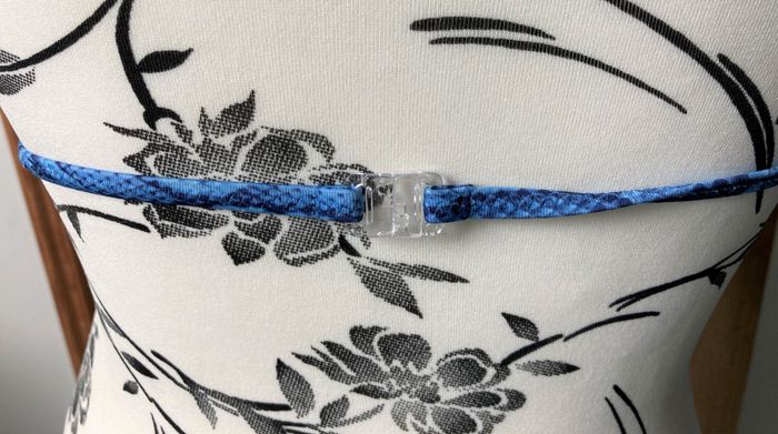 Maillot 2 pièces bleu motifs serpent taille 42/44 - photo numéro 4