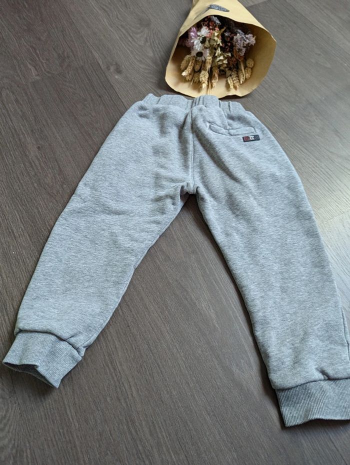 Jogging 36 mois en très bon état - photo numéro 5