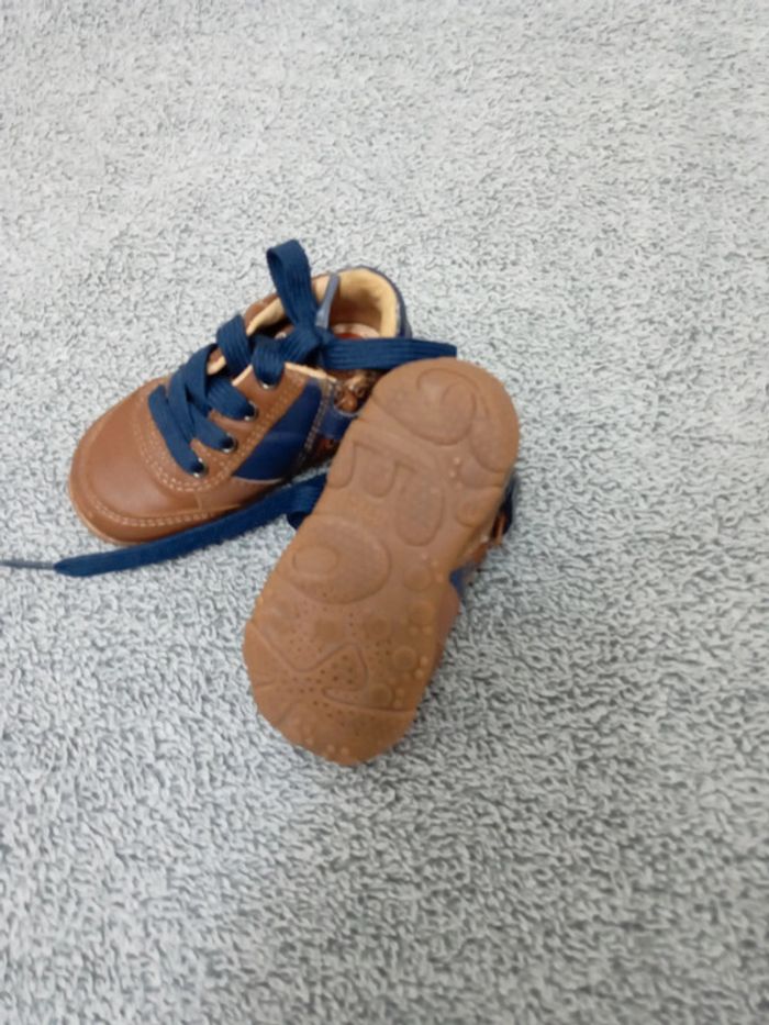 Chaussures premier 👣 19 - photo numéro 2