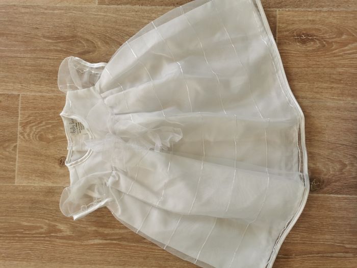 Jolie robe de cérémonie blanche 3 mois - photo numéro 2