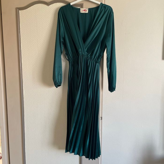 Robe satin plissée