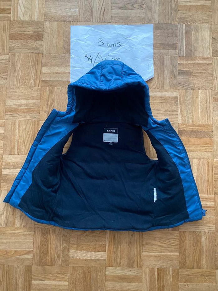 Manteau / doudoune chaude sans manches avec capuche - 3 ans - Kiabi - TBE - photo numéro 2