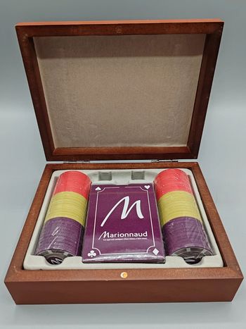 Boîte de poker marionnaud