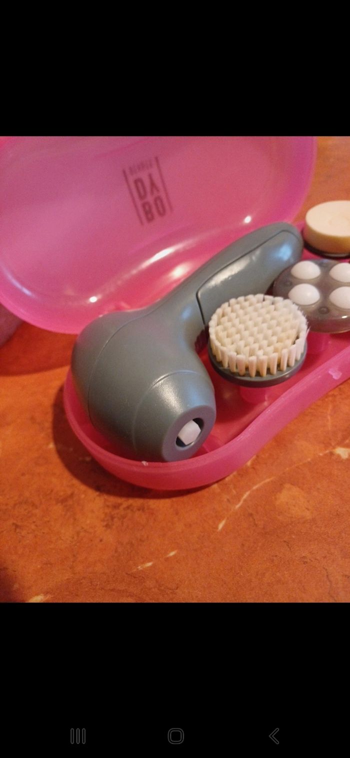 Brosse nettoyante pour le visage - photo numéro 3