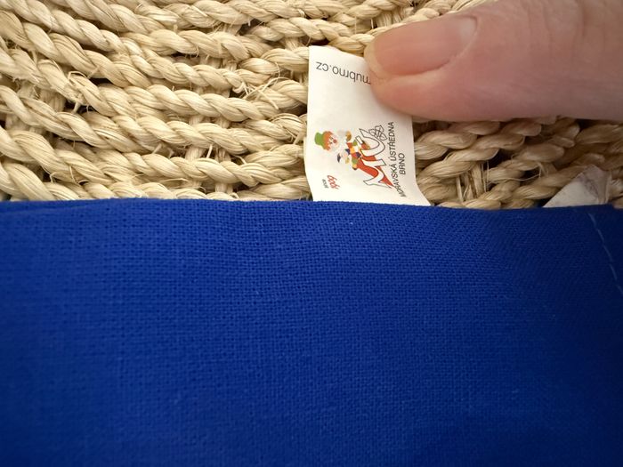 Marionnette cochon en salopette bleue - photo numéro 3