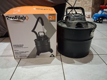 Aspirateur a cendre