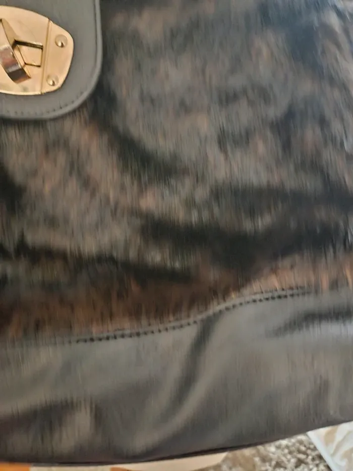 Sac marron foncé fausse fourrure New Look Neuf - photo numéro 3
