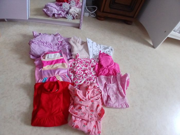 Lot de 9 robes - photo numéro 2