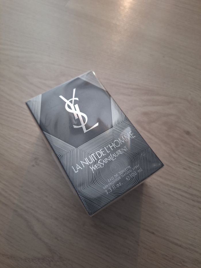 Eau de toilette 100ml ml La nuit de l'homme Yves saint Laurent neuf sous blister