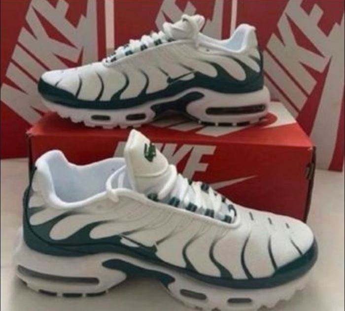 Tn Nike air max plus Lacoste