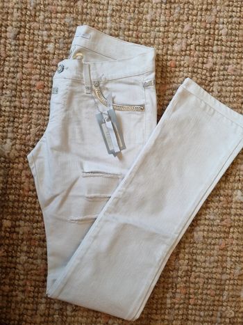 Pantalon jean blanc déchiré T44