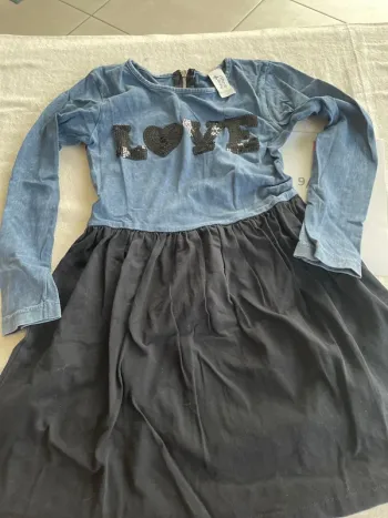 Robe C&A 9 ans neuve