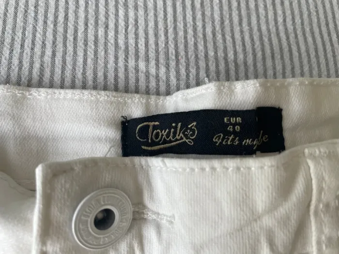 Short jean blanc neuf toxik 40 - photo numéro 2