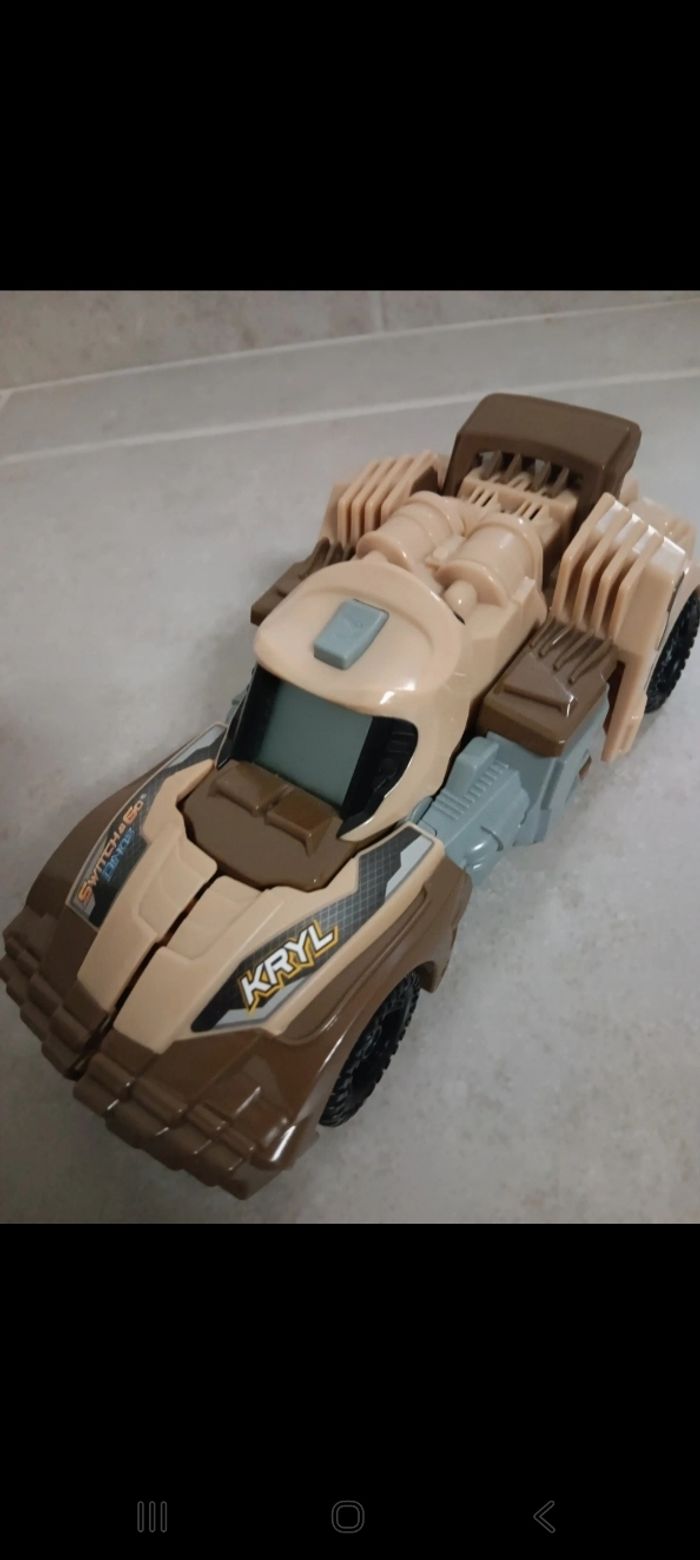 Transformer voiture singe parlant - photo numéro 2