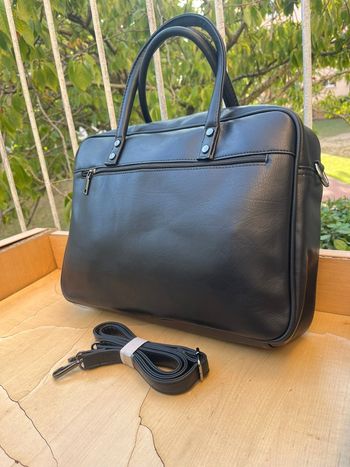 Sac business en pu noir pratique et élégant neuf jamais utilisé