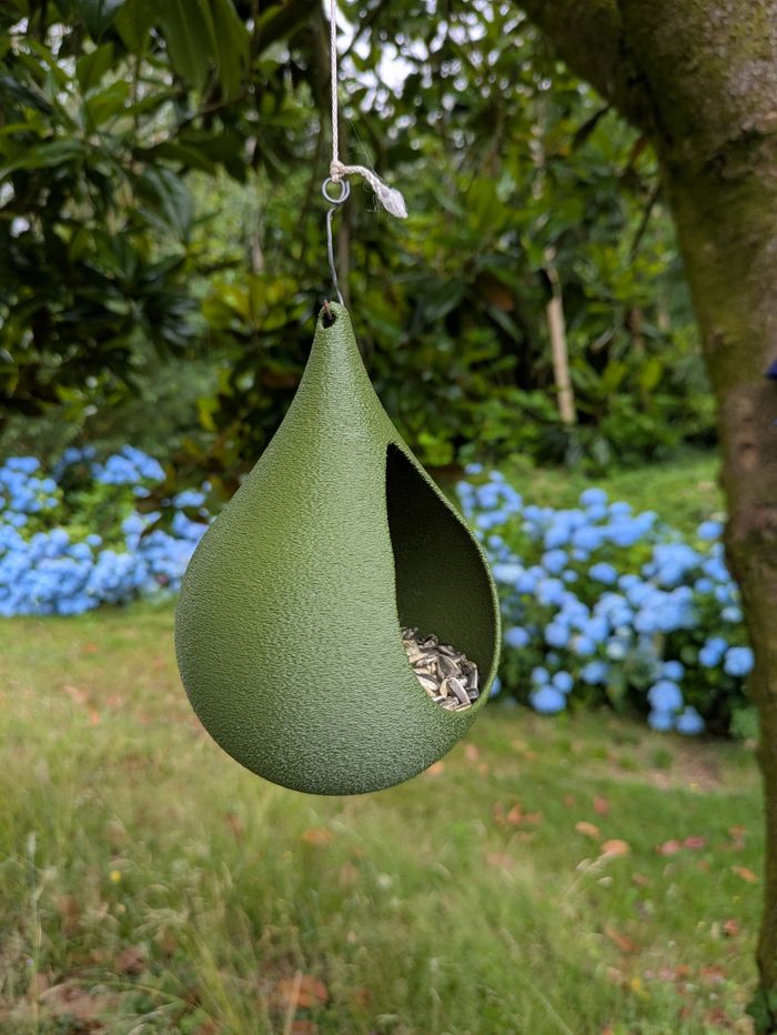 Mangeoire à oiseaux de la nature en forme de goutte d'eau effet strié - photo numéro 3