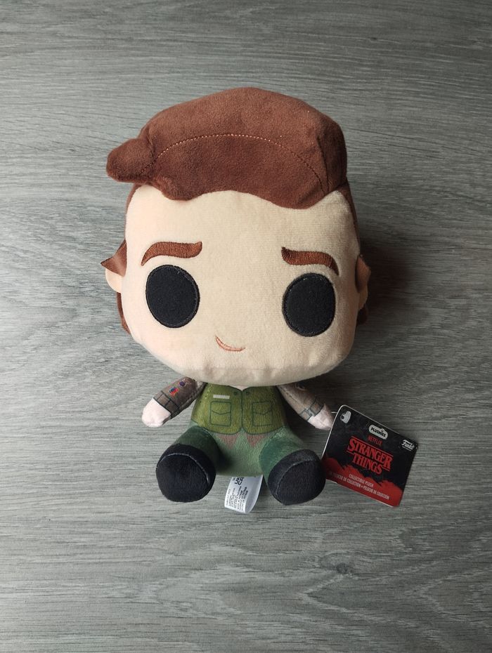 Stranger Things : Funko Peluche Hunter Steve - photo numéro 1
