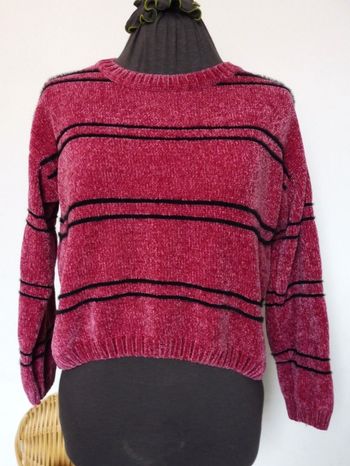 Pull femme court rose rayures noires. Fanrong. Taille XL/XXL (42) 51cm aux aisselles, 46cm de haut.