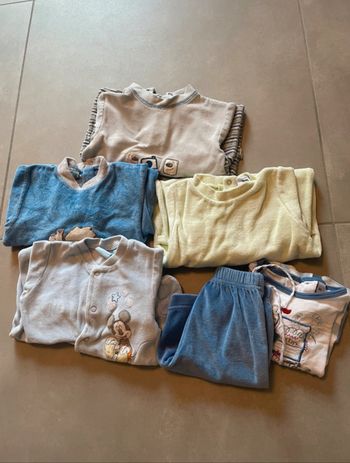 Trousseau de vêtements bébé 6 mois