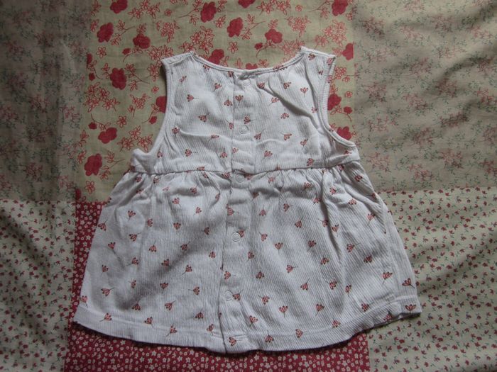 Robe été blanche à fleurs 9 mois - photo numéro 2