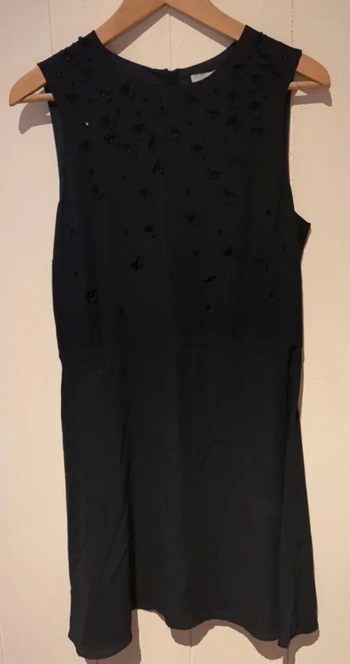Robe courte noire style “patineuse” H&M - photo numéro 3
