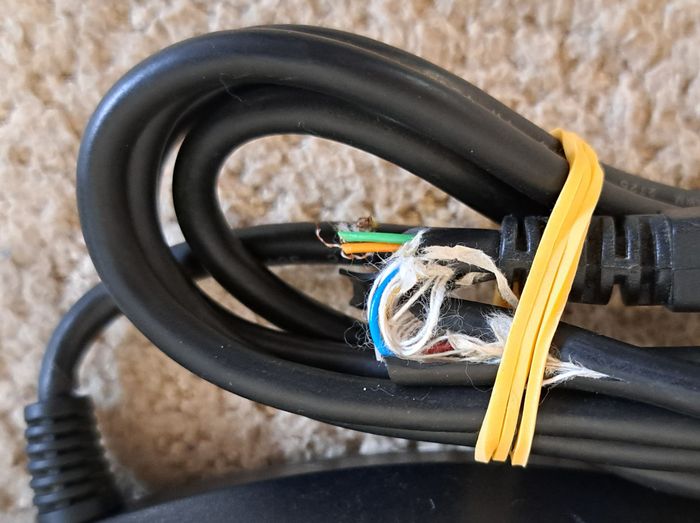 🎮 Manette officielle Sega Megadrive - semi HS - photo numéro 3