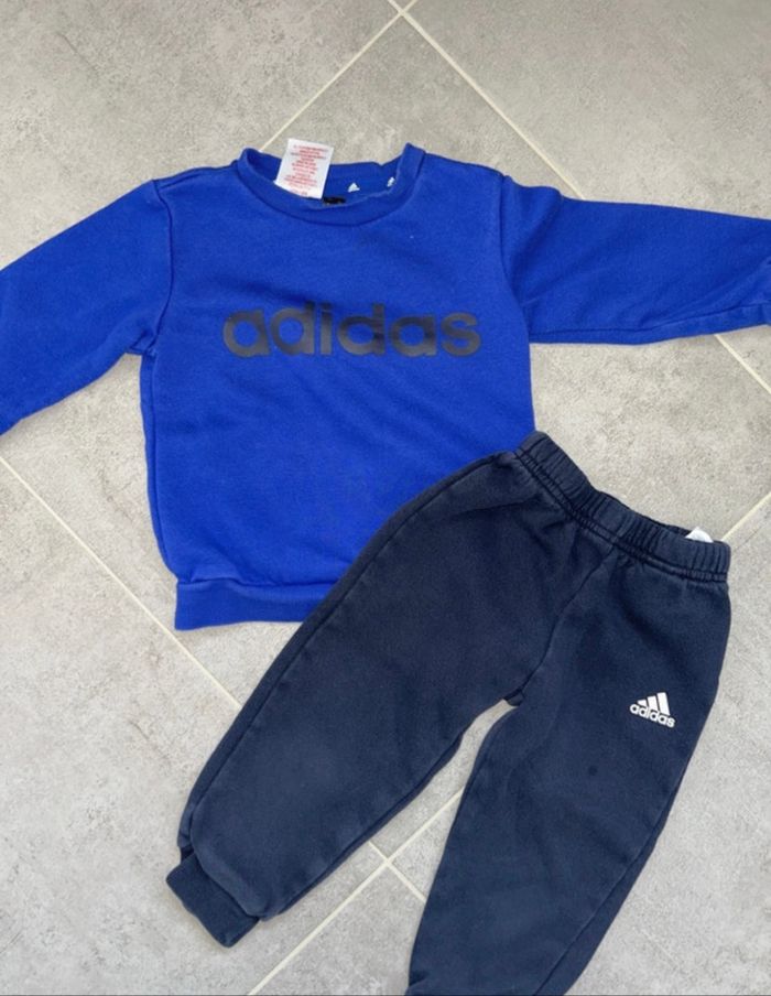Ensemble Adidas 24 mois