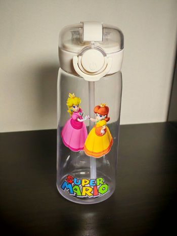 Gourde avec paille Peach et Daisy.