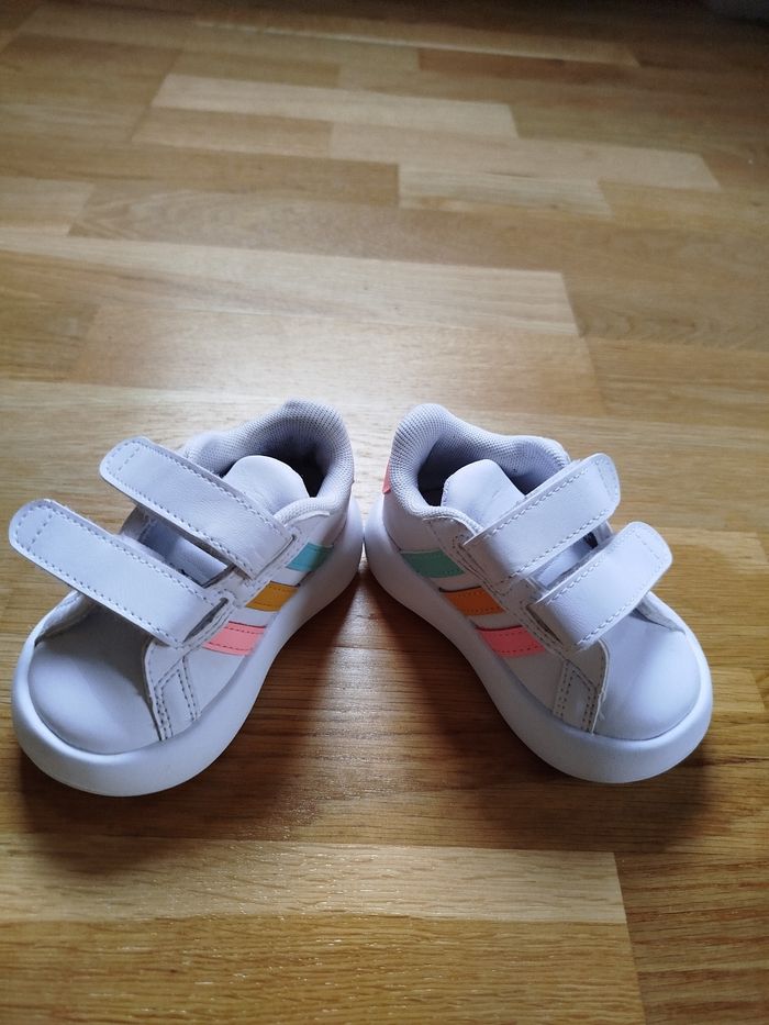 Basket adidas bubble grand court blanc - photo numéro 3