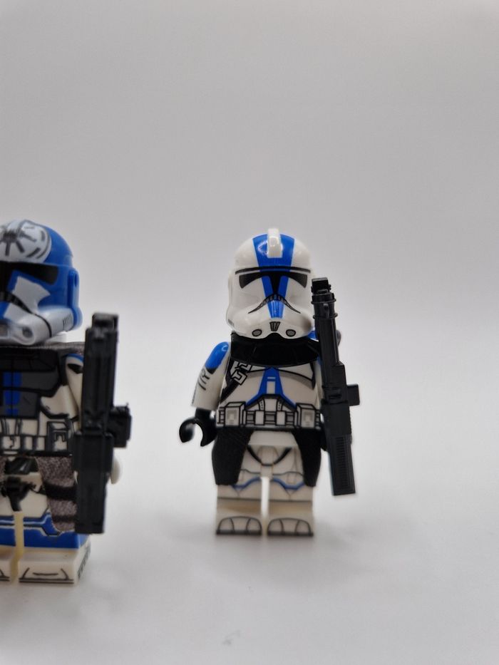Figurines type lego Commandant Clone Jesse + 2 Clones de la 501ème star wars - photo numéro 4