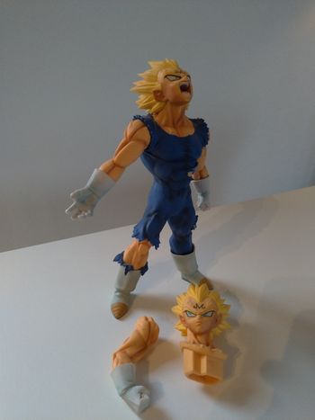 Majin Végéta figurine Masterlise Emoving