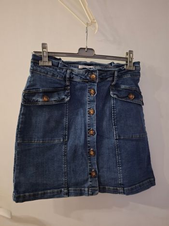 Jupe en jean la petite étoile paris taille 38 sur l'étiquette taille 40 mesure dans l'annonce
