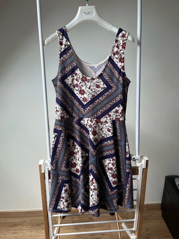 Robe H&M  Divided taille 40 couleur violet état neuf - photo numéro 2