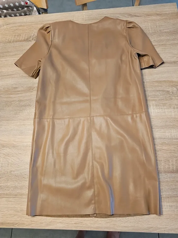Robe courte manches courtes simili cuir Kiabi - photo numéro 3