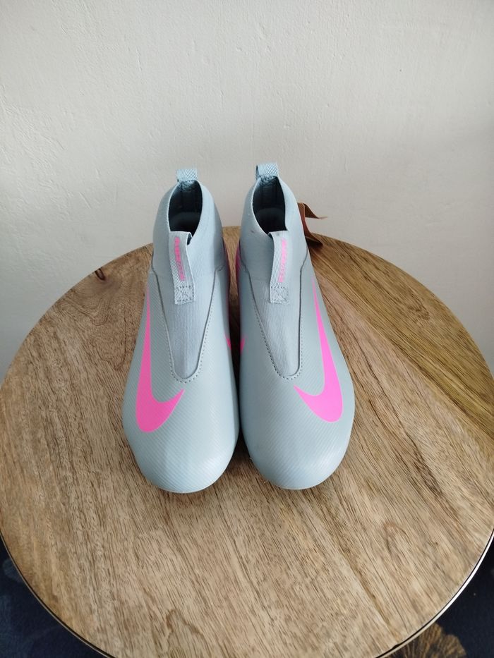 Crampons Nike T 35 - photo numéro 5