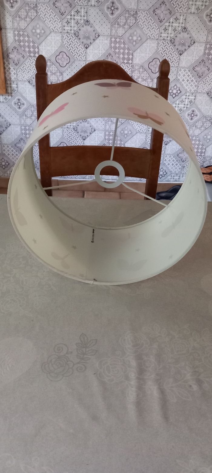 Vend abat-jour pour chambre de fille - photo numéro 3