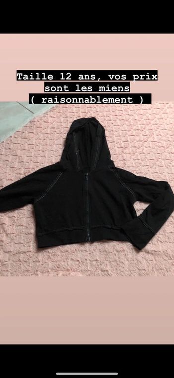 Veste taille 12 ans en très bonne état. Top cours