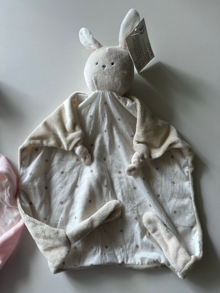 Lot de 2 doudous tout doux NEUFS - photo numéro 2