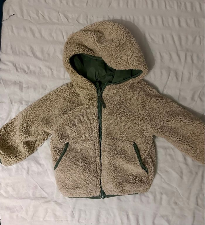 Manteau à capuche réversible tape à l’œil , taille 24 mois